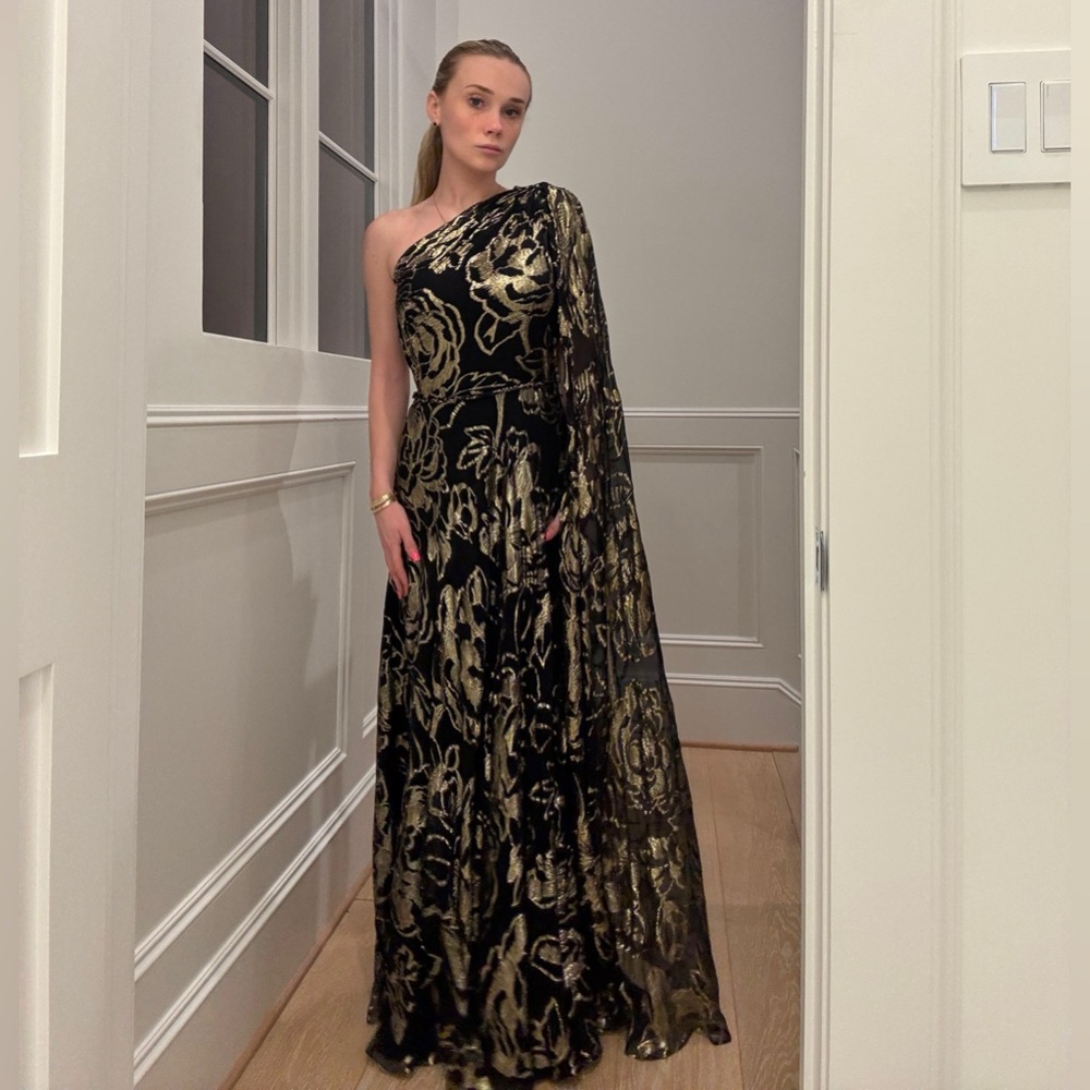 Naeem Khan Black and Gold One-Shoulder Silk Gown